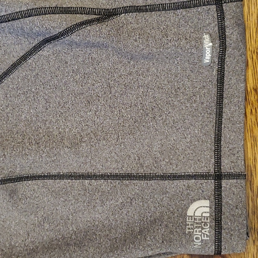 Mens The North Face gray pull on shorts size M - Picture 2 of 5